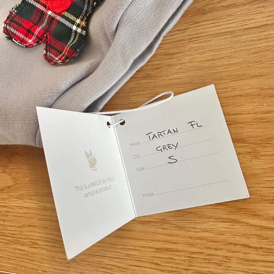 【新品、タグ付】Vanity Pet 　Check Flower Sweat