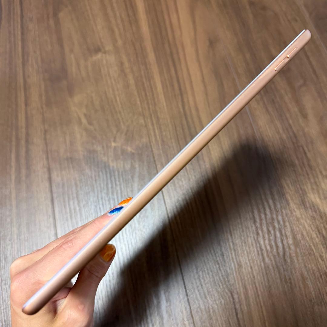 Apple iPad 第8世代 128GB ゴールド 本体