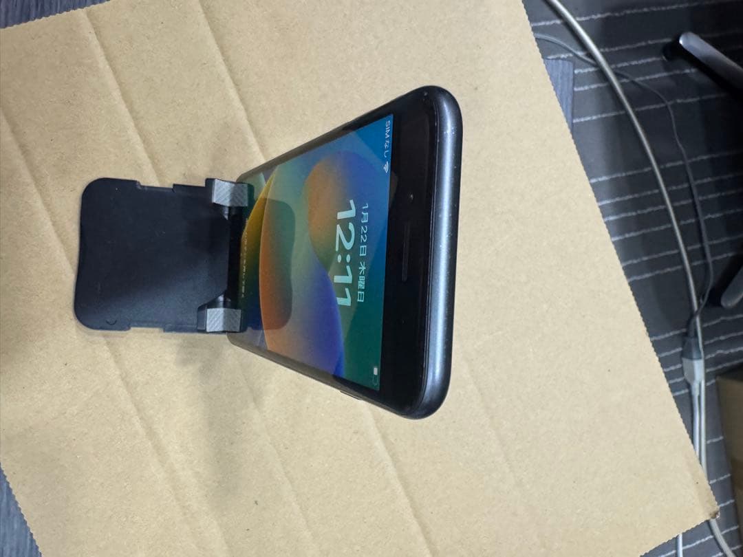 Apple iPhone 8スペースグレー 本体64GB SIMフリー 111