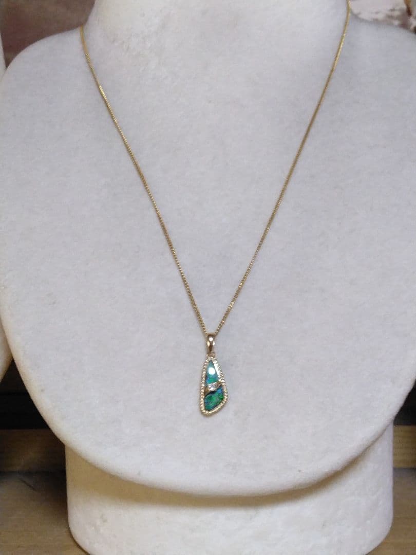 特別サービス品◆k18ボルダーオパール、ダイヤモンドつきペンダントトップ