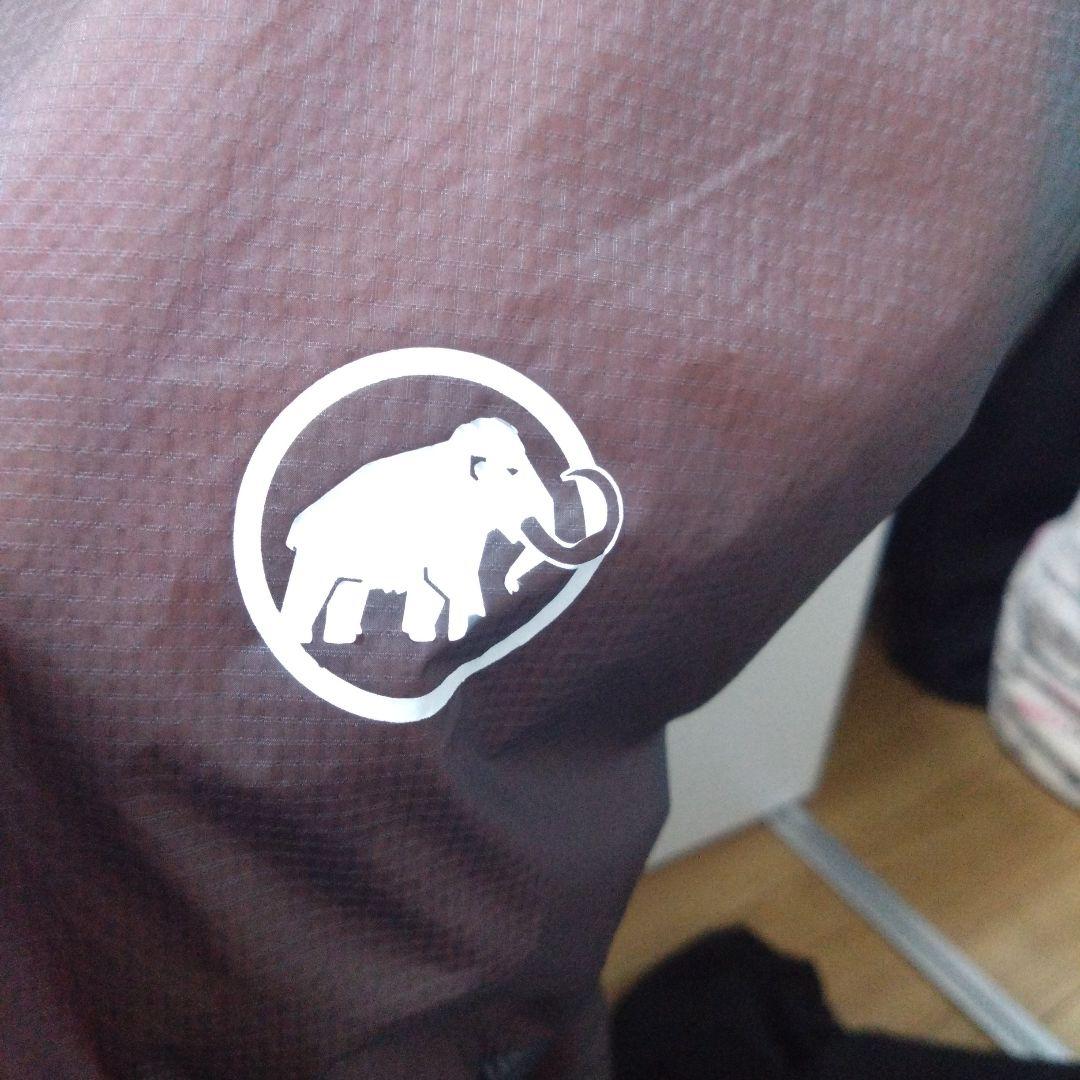 MAMMUT　ジャンバーフード付きMサイズ