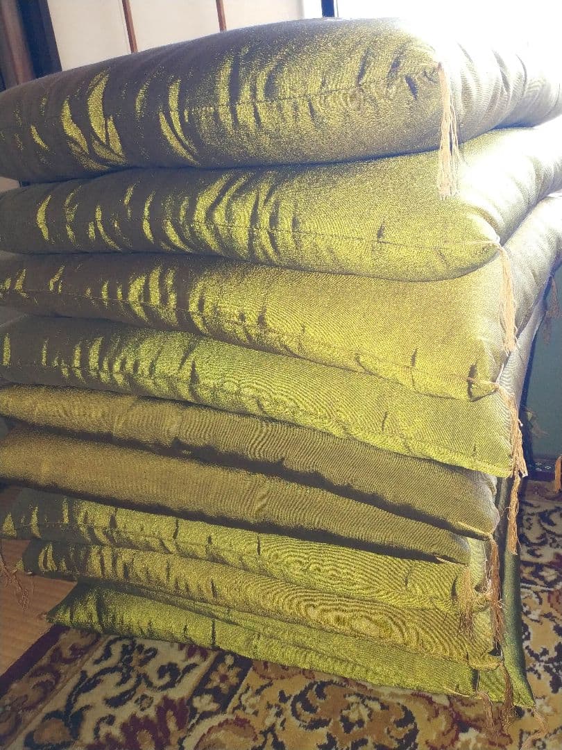 S　送料別　分厚くて高級感溢れる座布団10枚セット　座ぶとん　ざぶとん