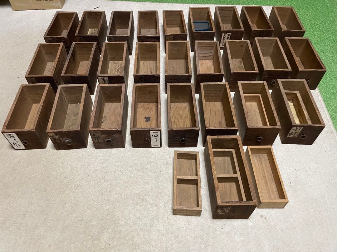 昭和レトロ小物道具、引き出し27個、小物入れ