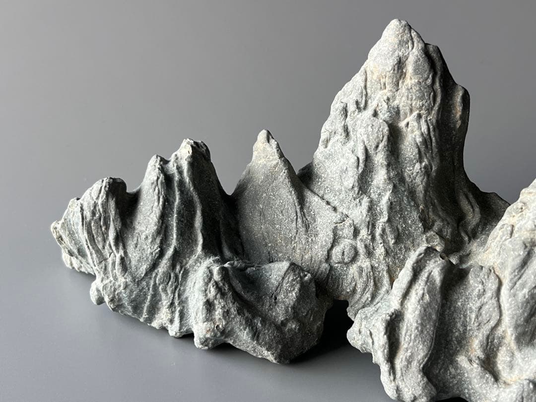 ①　鑑賞石　飾り石　中国美術　置物　山形　水石　盆栽添配　筆置き　裸石