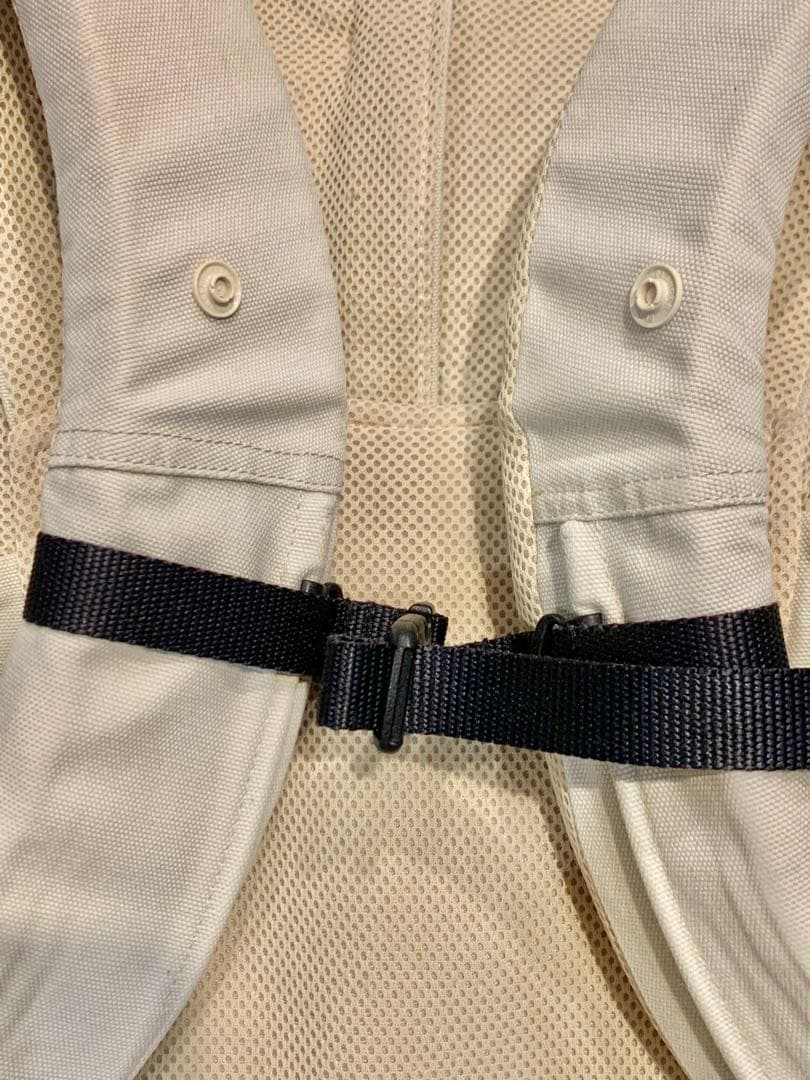 キューズベリー　NICO 抱っこ紐 ヘッドカバー付き