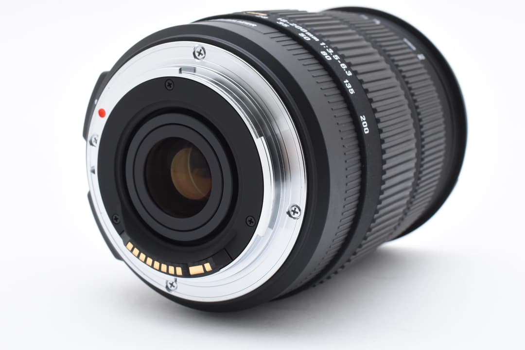 未使用に近い Sigma 18-200mm 3.5-6.3 OS Canon