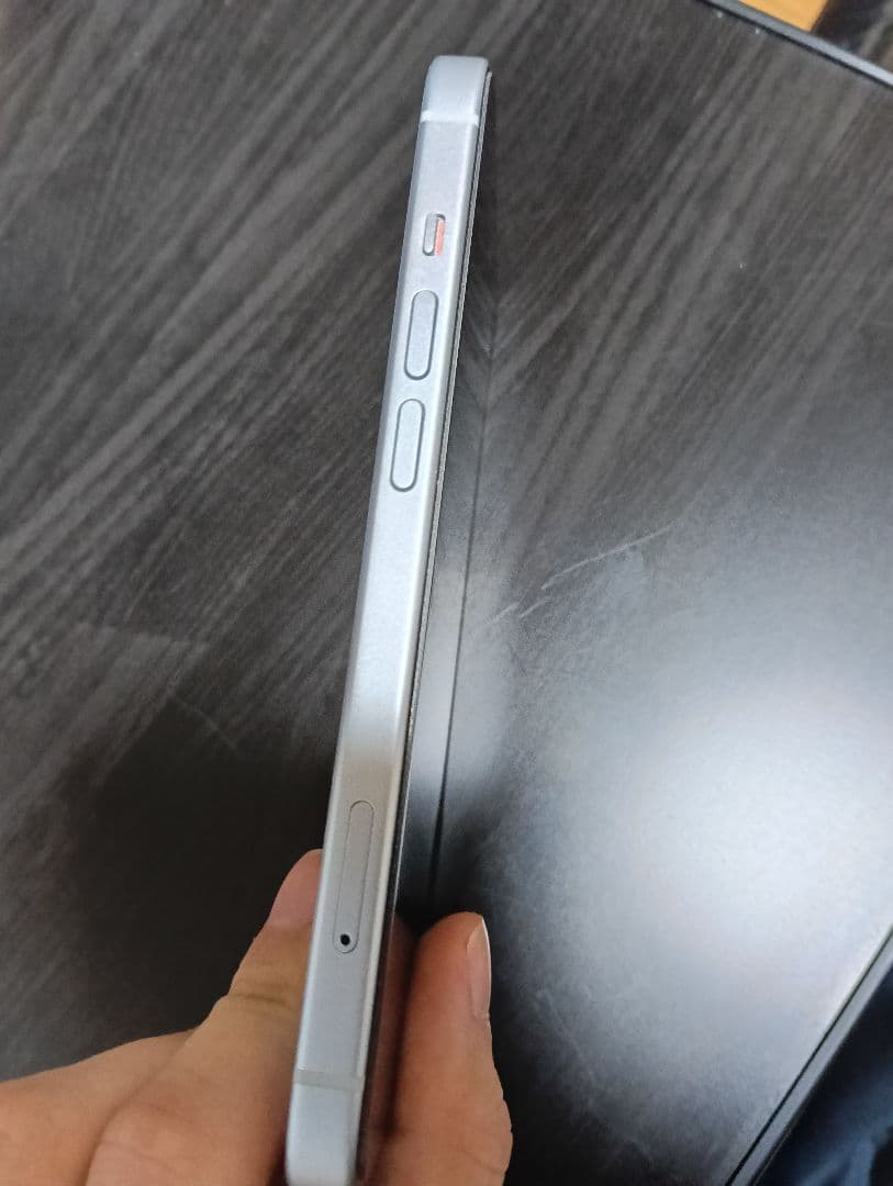 【美品】Apple iPhone 15 128GB ブルー SIMフリー