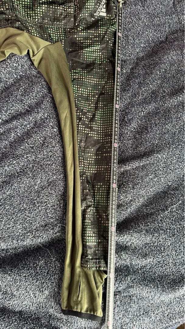 アディダスadidas オールインワン　Lサイズ　グリーン系