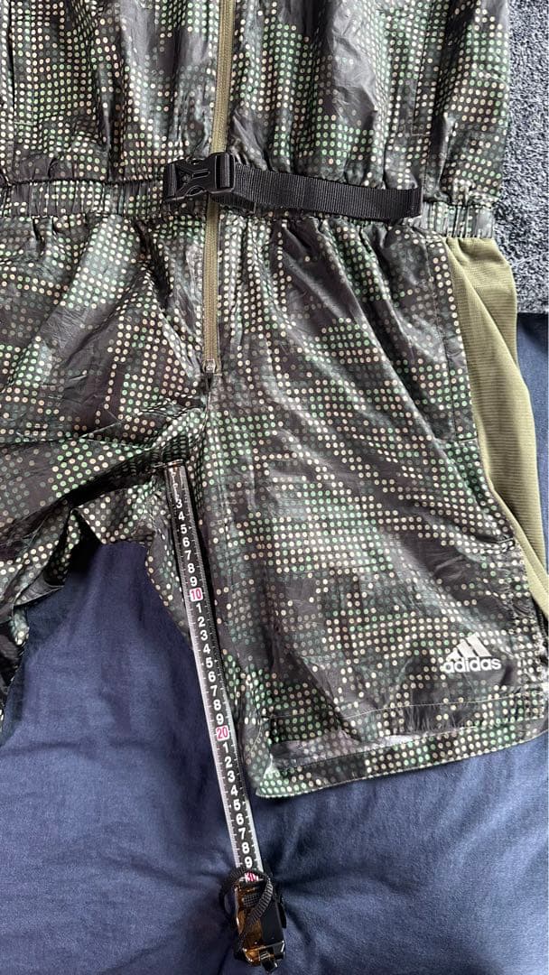 アディダスadidas オールインワン　Lサイズ　グリーン系