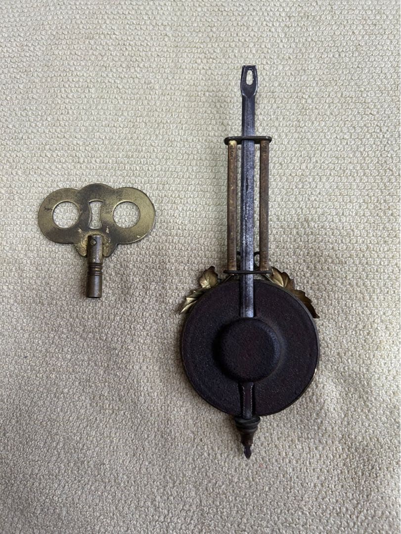 昔懐かしのレア商品、大正時代から昭和初期のアンティーク八角形柱時計／名古屋時計／