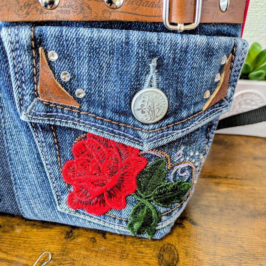 デニムリメイク 2wayトート｜薔薇×バタフライ刺繍・ポケットたくさん・底鋲付き