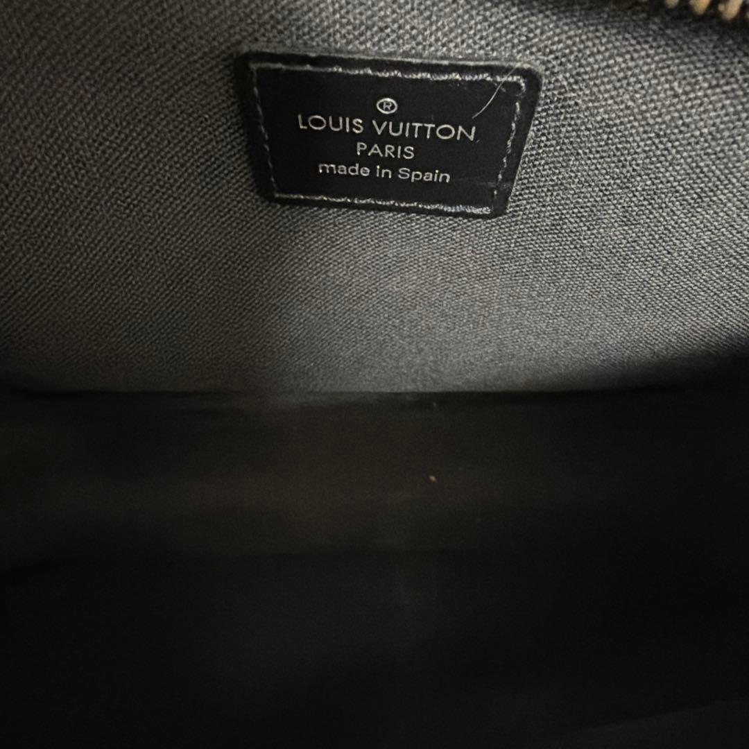 ルイヴィトン　タイガ　セカンドバック