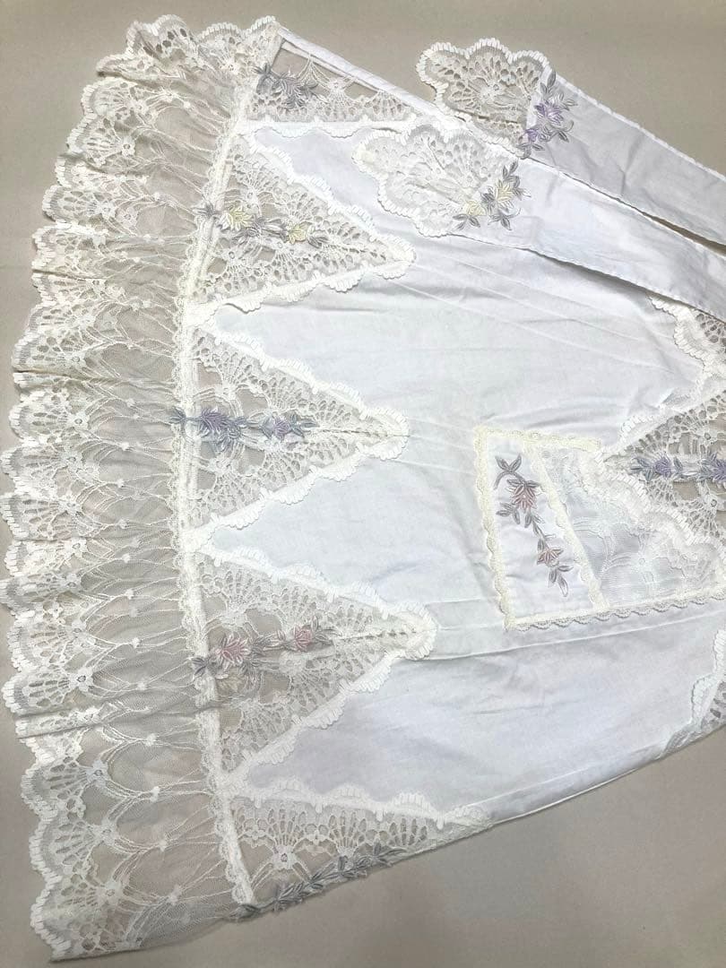 新品未使用さえら ヒスクローネ　レース エプロン ヴィンテージ