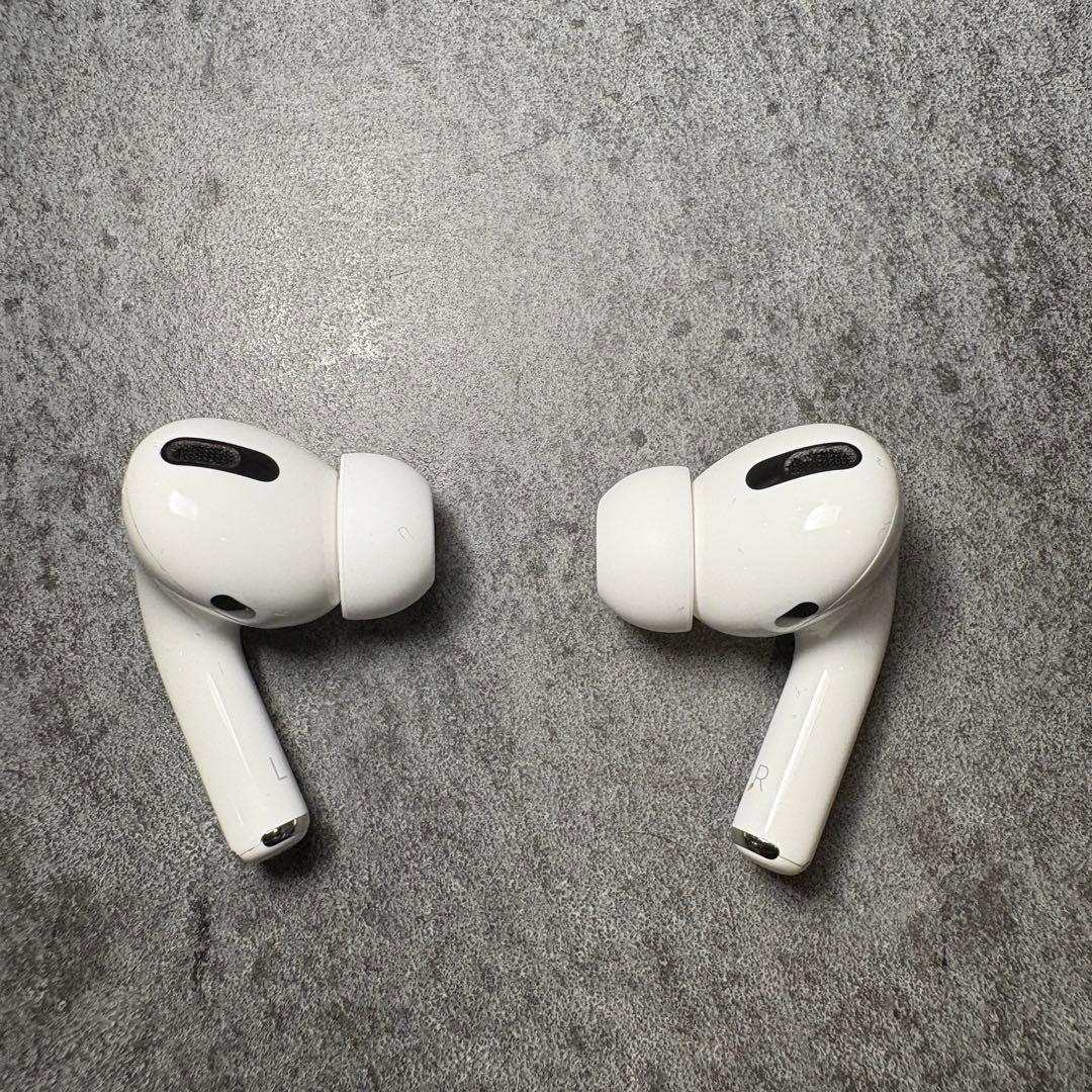 Airpods pro 第一世代とBRIEFING ROOT.COケース