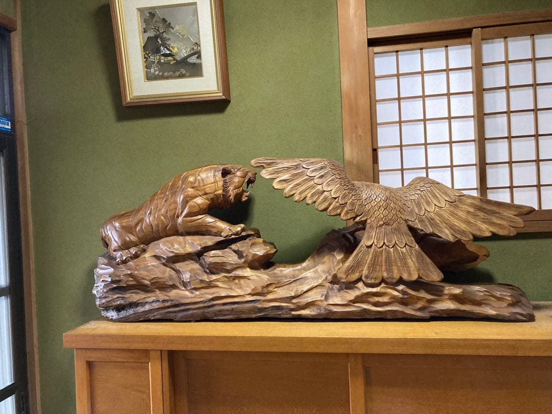 木製彫刻 虎　鷹アンティーク　天然木　置物 縁起物　一枚板
