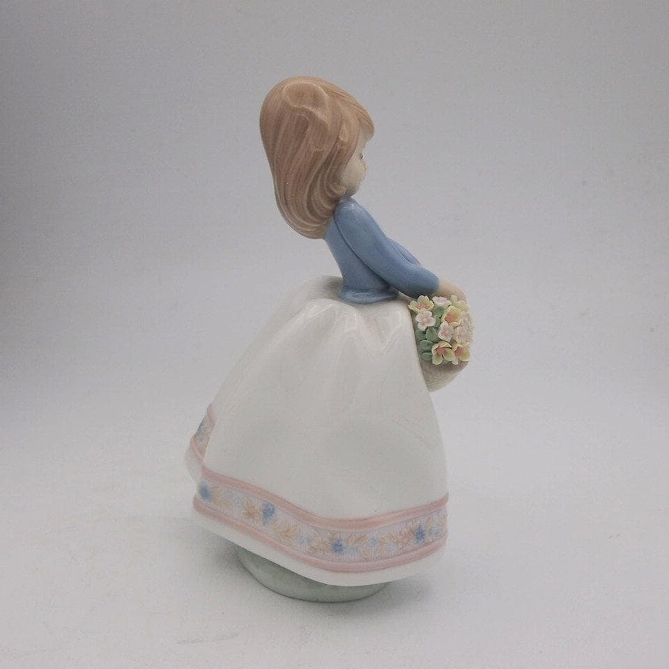 リヤドロ　Lladro No.5467 五月の花 May Flowers