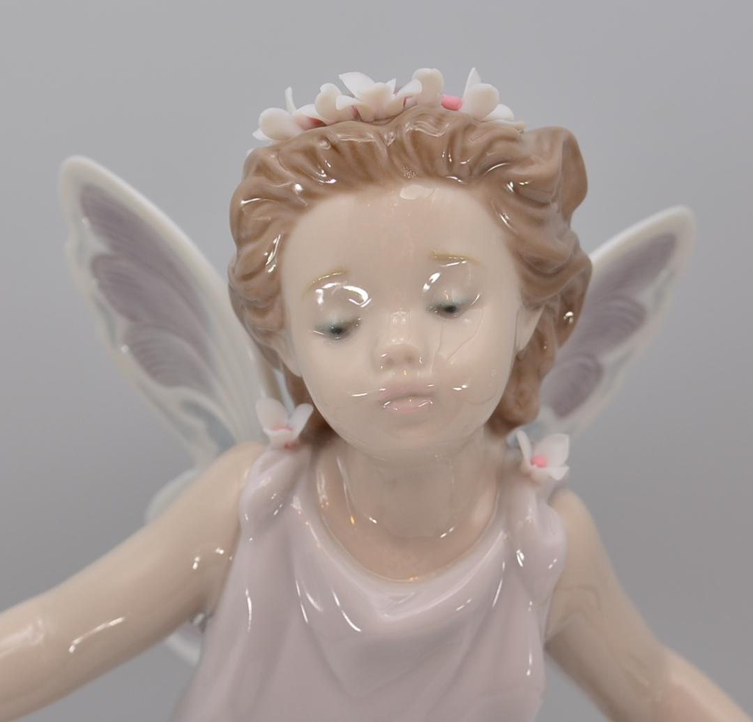 チョウの妖精　＃6875　★リヤドロ　スペイン　ポーセリン　光沢仕上げ　リタイヤ