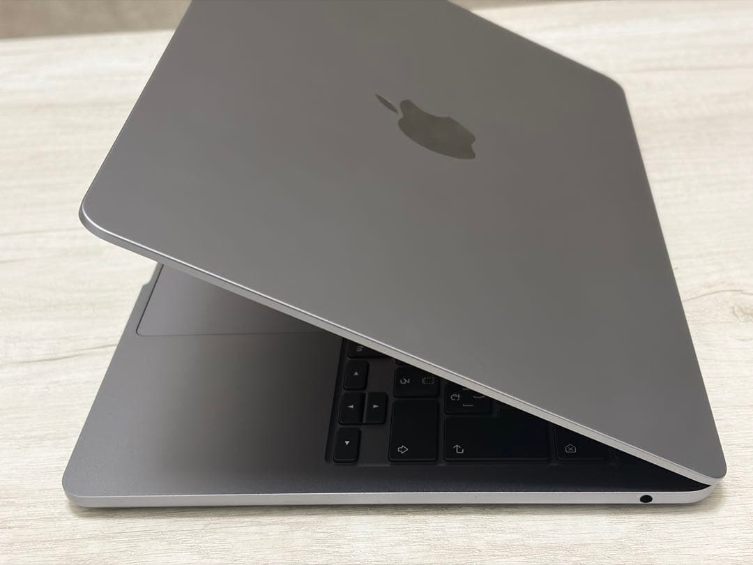Apple MacBook Air M2メモリ8GB SSD256GB