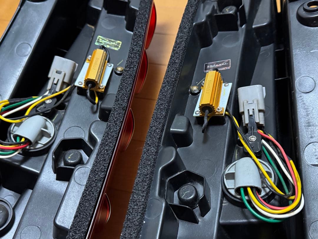 VALENTI 80 ノア・ヴォクシー・エスクァイア ジュエルLEDテールランプ