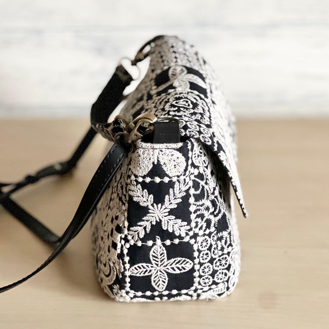 ミナペルホネン コロンとしたショルダーバッグMB510-071