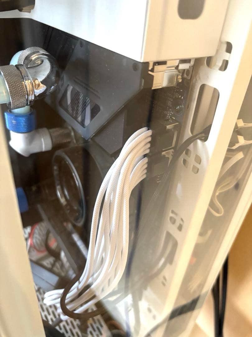 あ*ま様 Thermaltake TheTower500  ケース他パー