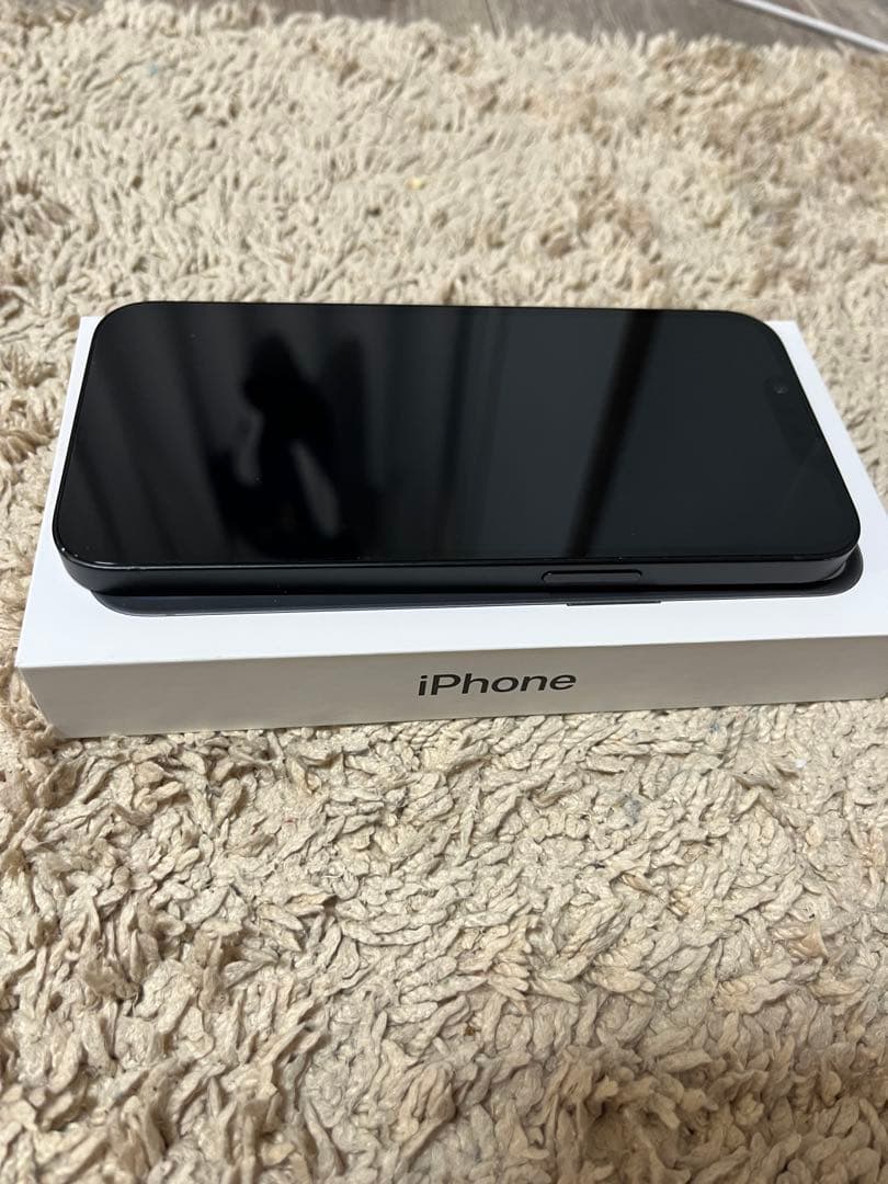 【美品】 iPhone16e 128GB 本体 ホワイト カバー2個付き