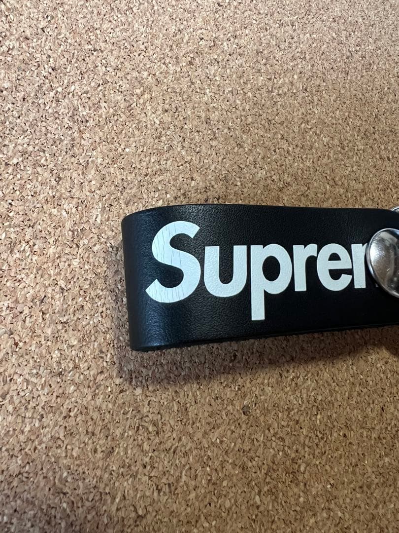 美品Supreme キーループ　キーホルダー ブラックレザー