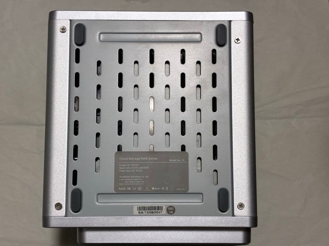 NAS Teramaster F4ー210(中古)