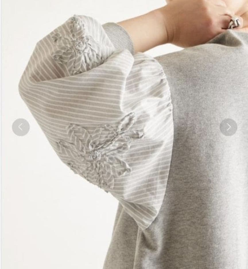 ビアズリー 袖パフトレーナー グレー 花柄