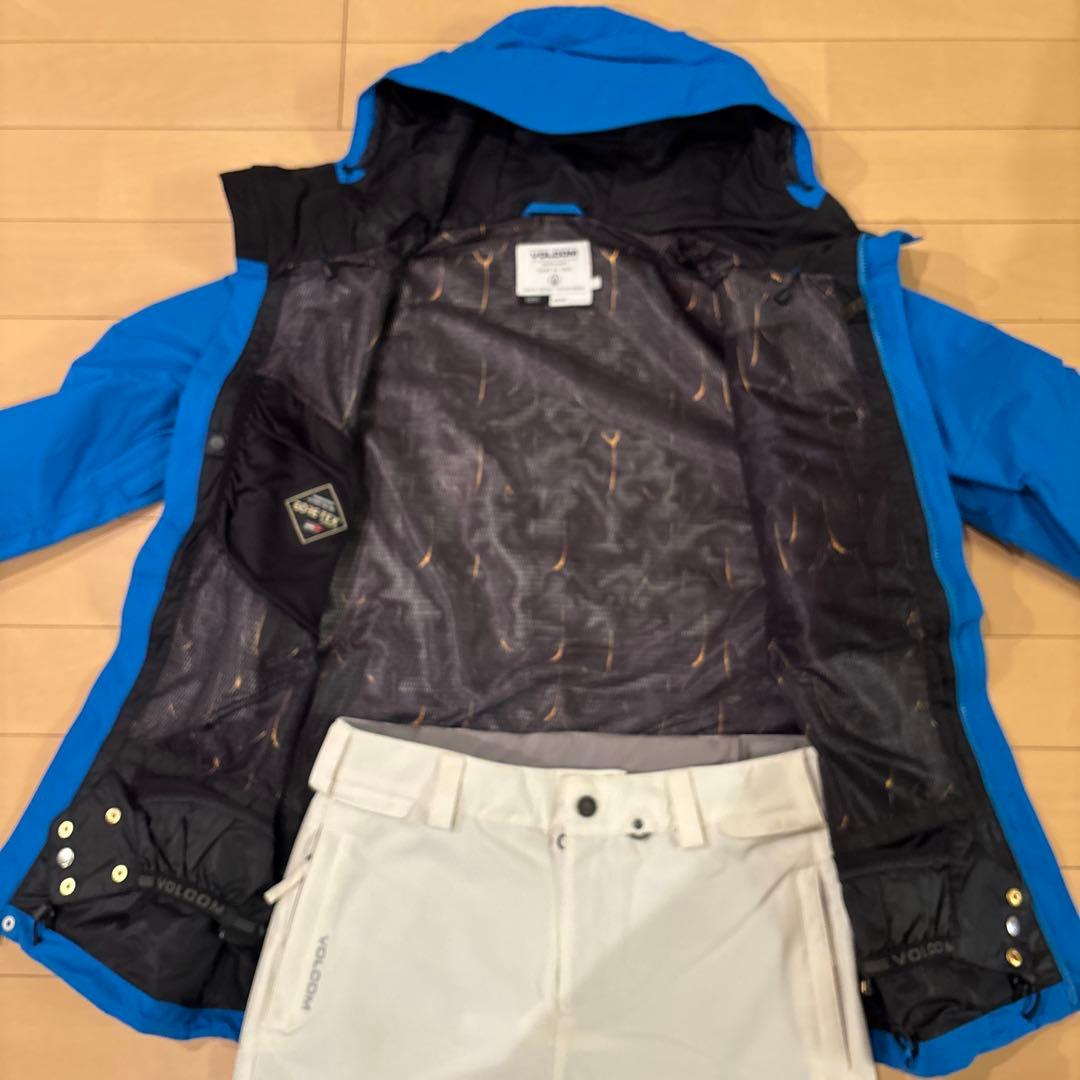 VOLCOM スノボウェア　アメリカサイズS 日本のＭサイズ相当　別売り不可