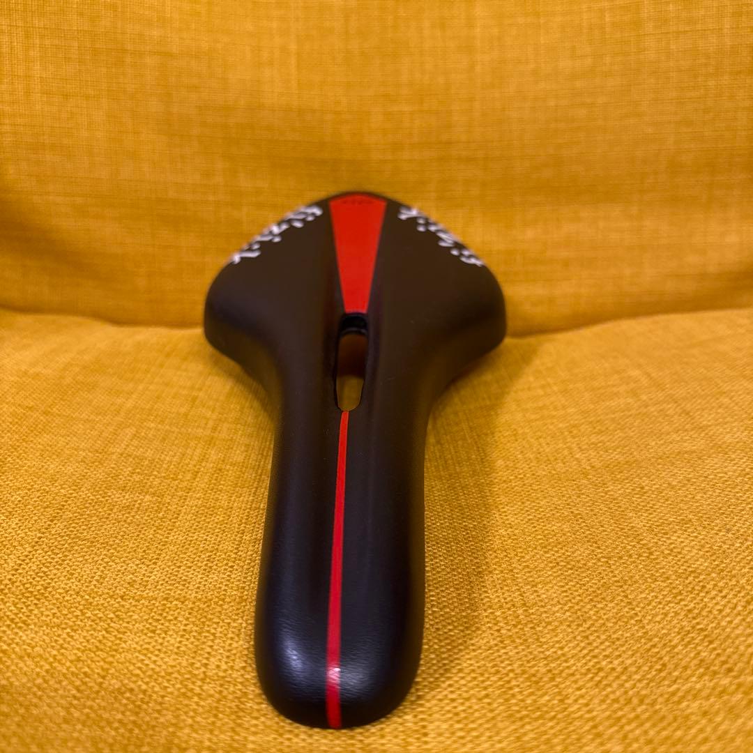 フィジーク　サドル　アリオネ　R3 OPEN