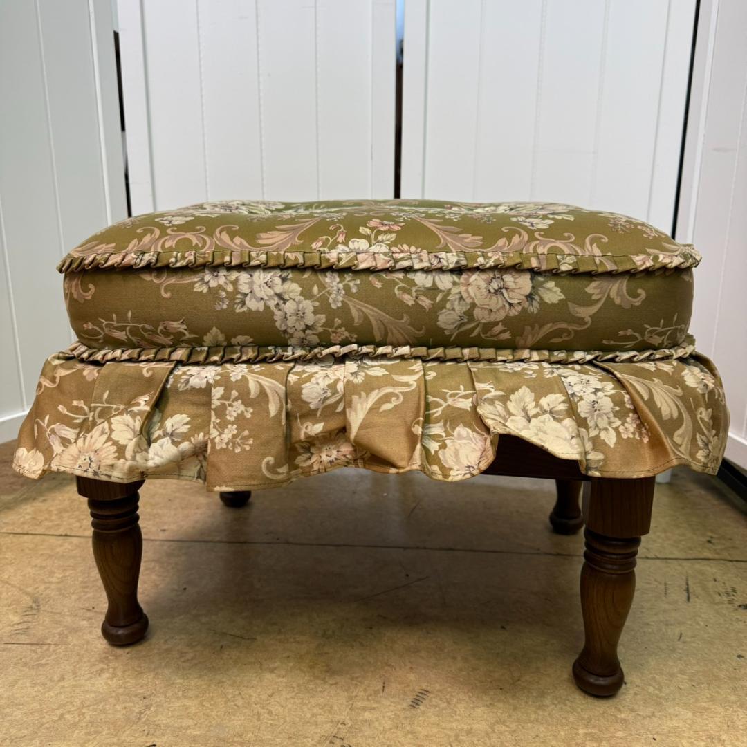 ★飛騨産業　キツツキマーク　スツール　オットマン　花柄