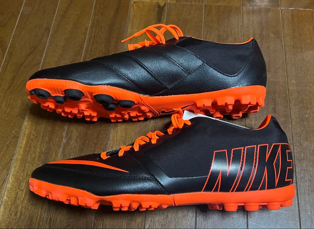 Nike ナイキ　ボンバ　プロ　TF