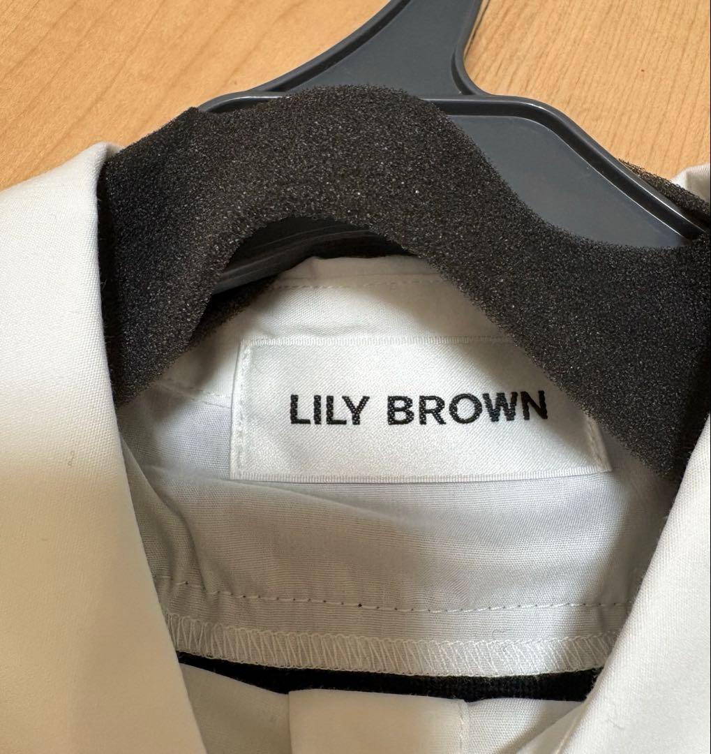 【新品】Lily Brown シャツドッキングフリルミニワンピース　BLK