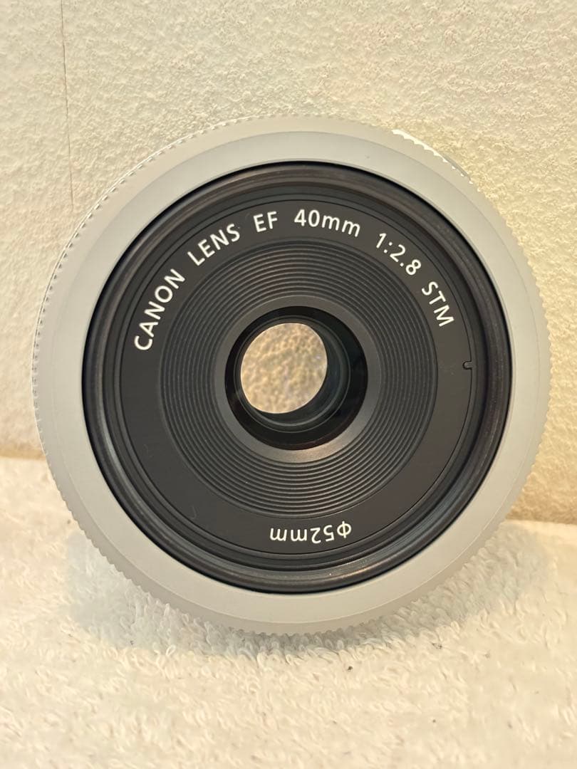 【美品】キャノンEF40mmf2.8STM ホワイト プロテクター赤.黒付き