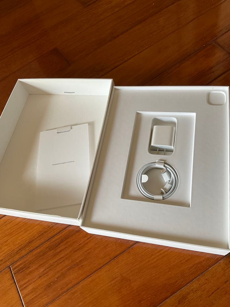 M2 iPad Pro 12.9インチ スペースグレー 本体　カバー付き