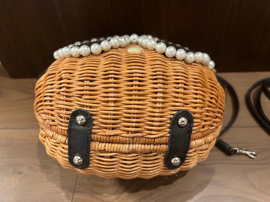 日焼けキティ a-jolie × Hello Kitty かごバッグ