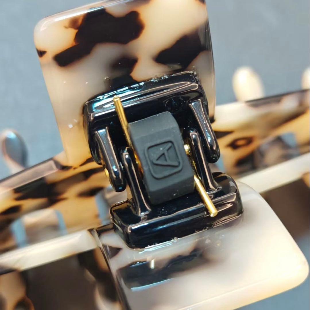 Alexandre de paris べっ甲柄 クレップクリップ Aのロゴ付き