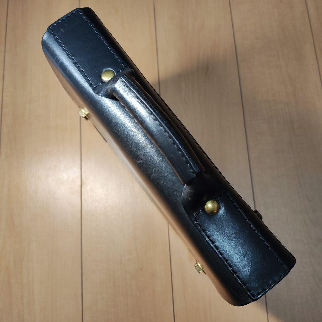 ヘルツ　herz　シンプルな顔立ちのブリーフケース(BC-1)