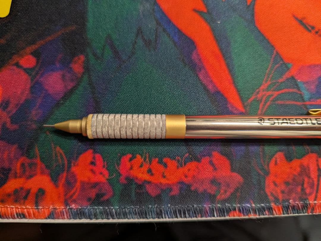 STAEDTLER　海外限定色　シャンパンゴールド