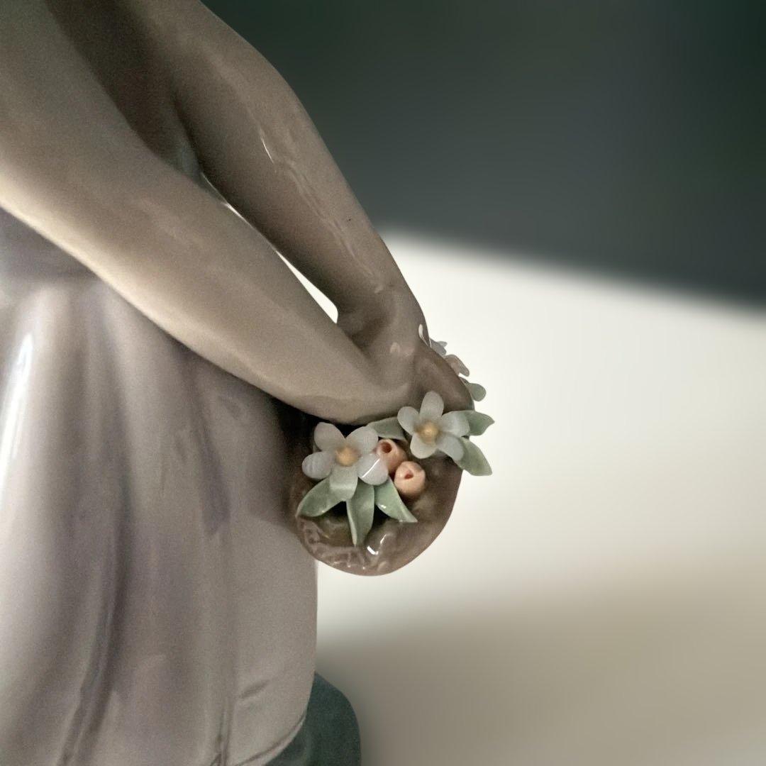 リヤドロ　LLADRO ユートピアコレクション 花の小径 8246