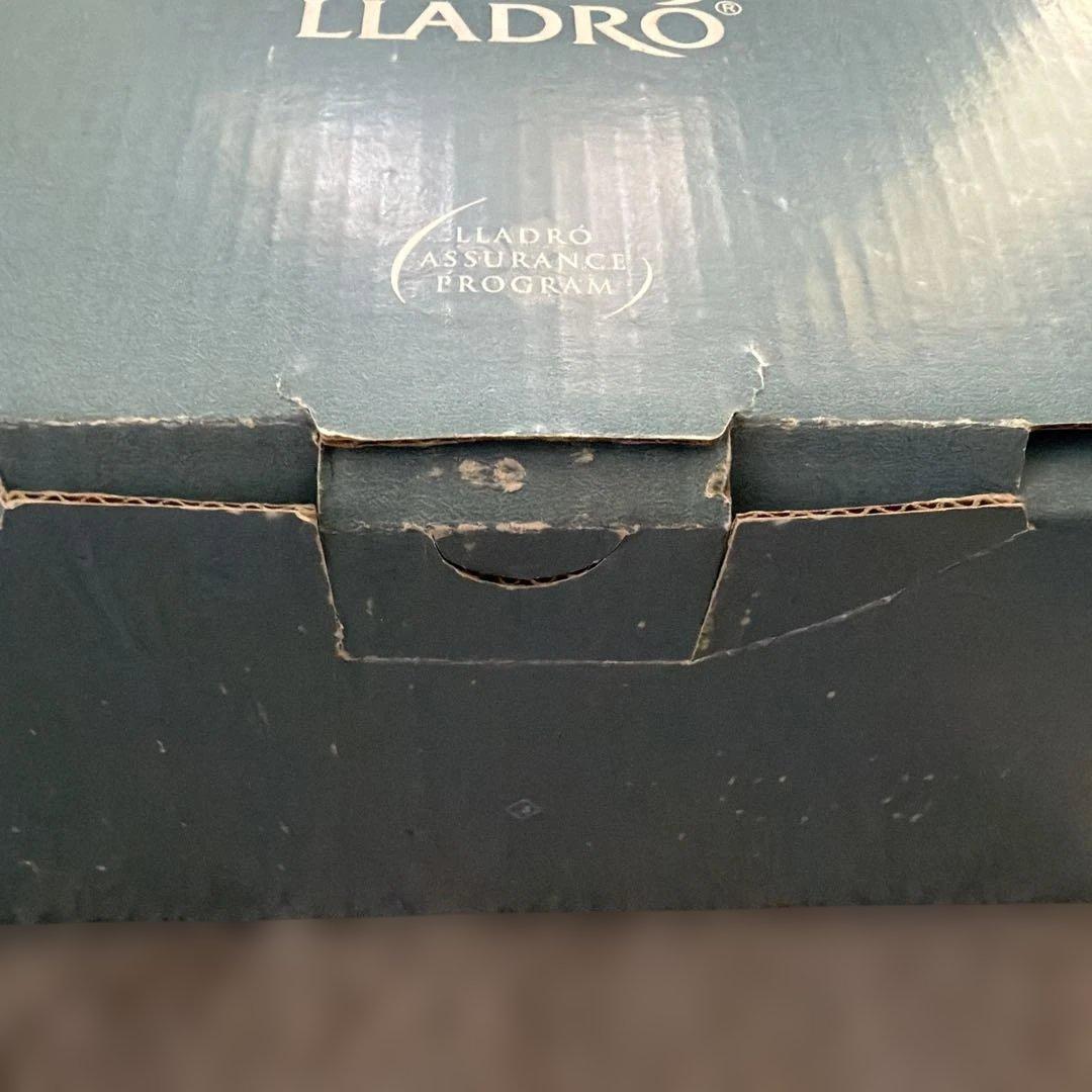 リヤドロ　LLADRO ユートピアコレクション 花の小径 8246