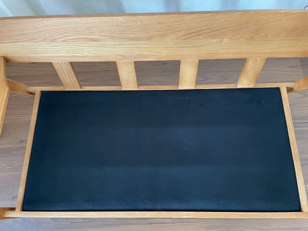 グリーンの2~3人掛けソファ