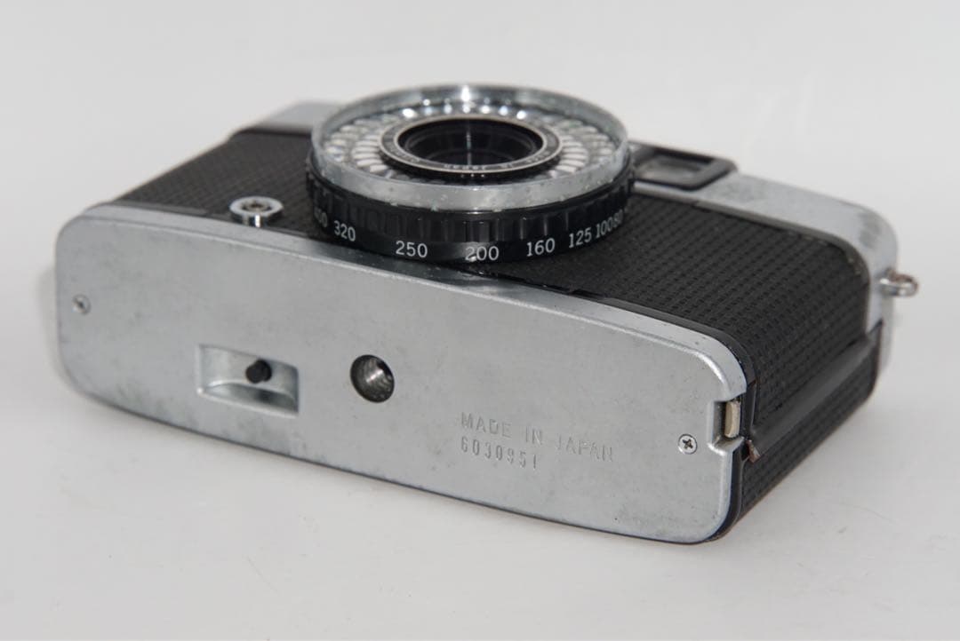 フィルムカメラ OLYMPUS pen EE-3