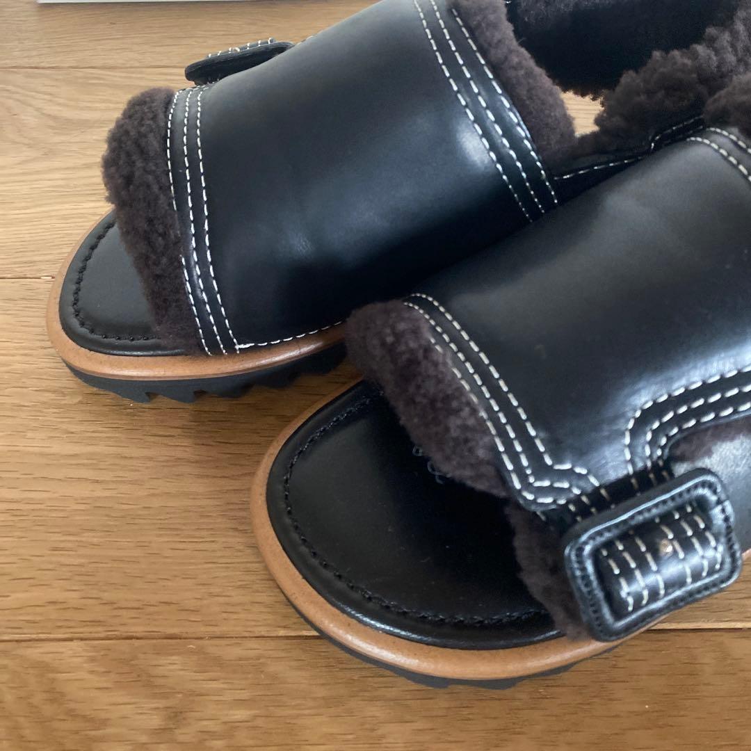 新品試着のみ☆オーラリー　ボアサンダル　レディース