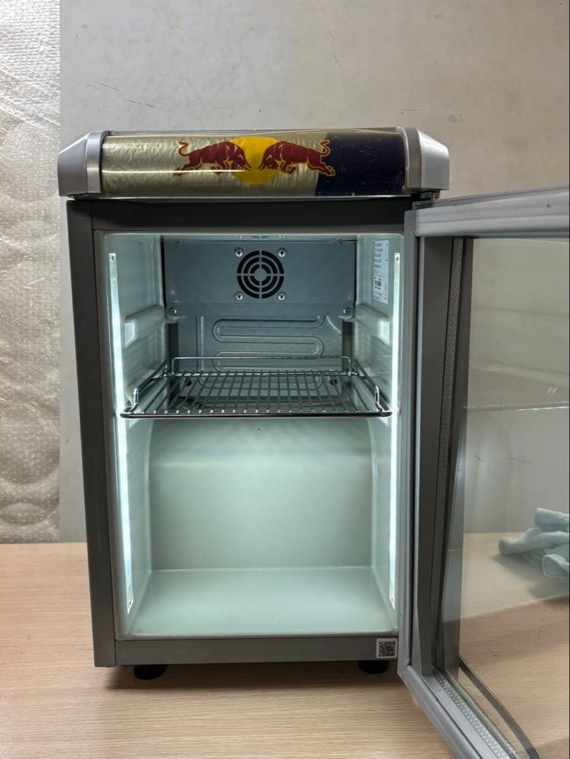 ★希少 Red Bull ミニ冷蔵庫 RB-GDC LED レッドブル