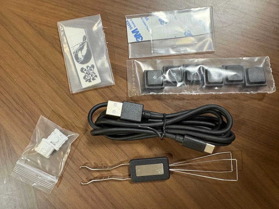 Cornix LP 無線　左右分離型キーボード　黒　ブラック