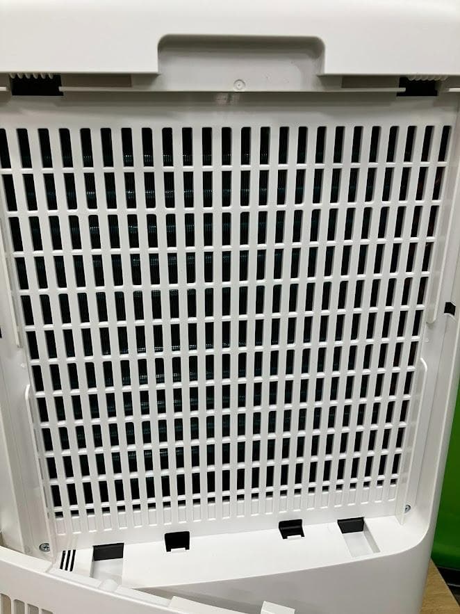 美品　SHARP 除湿機 CV-R120-W ホワイト タンク式 　２０２４年製