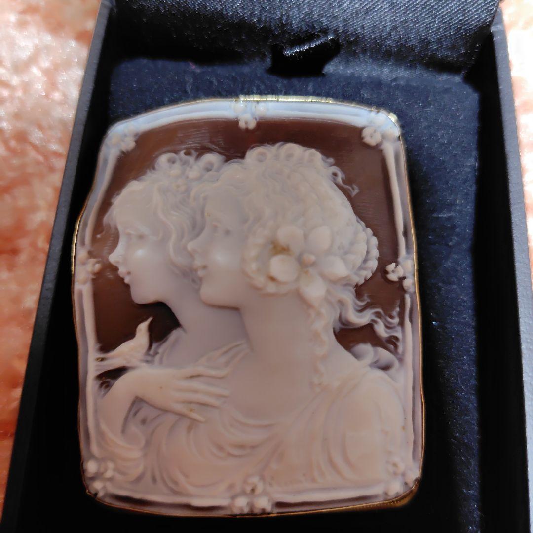 高級k18カメオ作家サイン入り　二人の女性の横顔