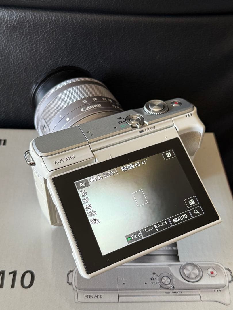 【美品】Canon EOS M10 ミラーレスカメラ 本体と付属品